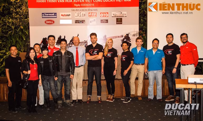 Khởi hành ngày 4/4/2015, Hành trình văn hóa xuyên Việt cùng Ducati Việt Nam bắt đầu từ Tp.HCM ,vượt qua 27 tỉnh thành lên vùng núi Tây Bắc hoang sơ và hùng vĩ. 