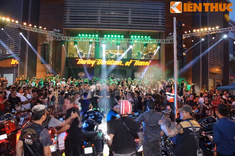 Tất cả những khách mời đã có những khoảng thời gian vui vẻ và đáng nhớ bên nhau.