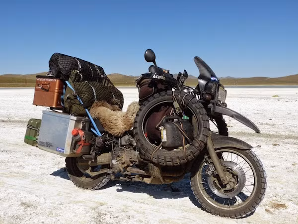 Chiếc R1100 GS của anh Patricius trên hành trình vòng quanh thế giới.