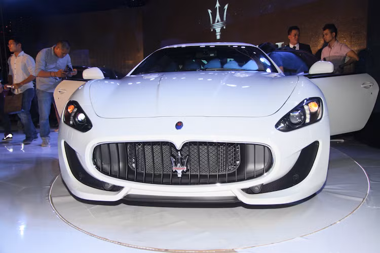 Phiên bản GranTurismo được Maserati đưa về Việt Nam lần này là bản Sport. Trong dòng sản phẩm GranTurismo của Maserati, đây là phiên bản trung cấp, nằm trên GranTurismo thường và dưới MC Stradale.