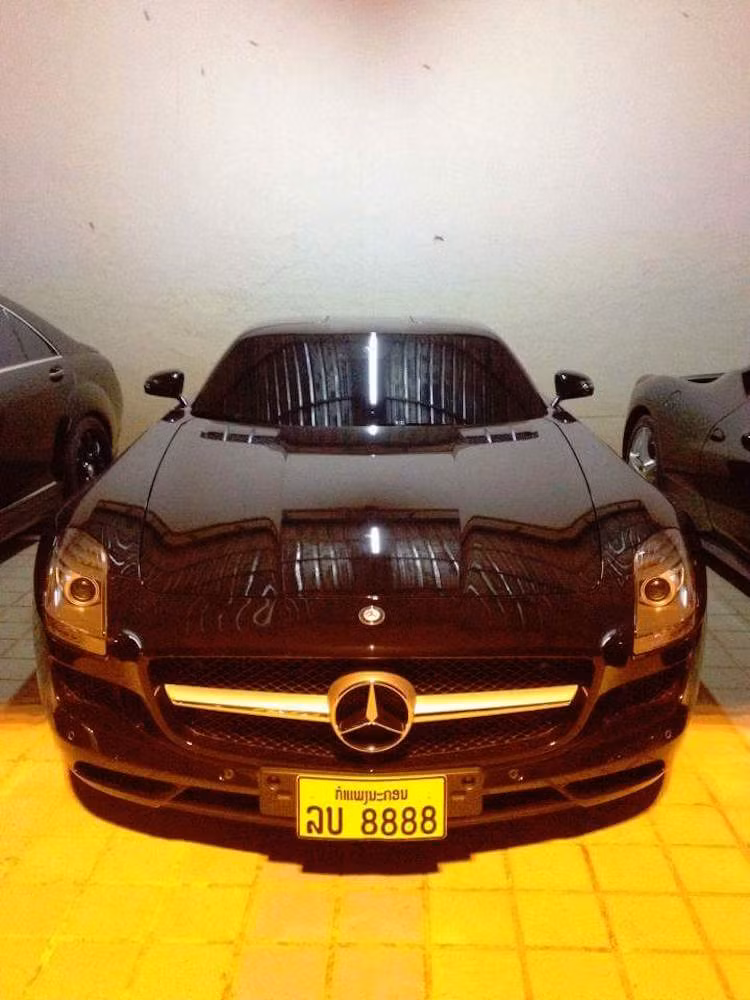 Mercedes SLS AMG mang biển tứ quý 8.