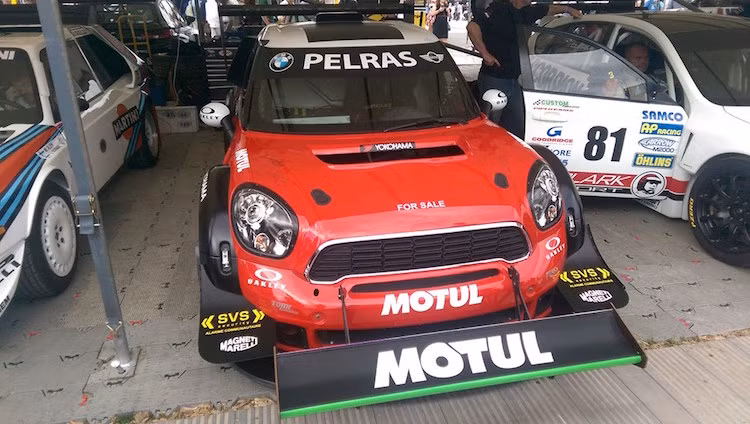 Chính vì vậy, Goodwood là một trong số rất ít những lễ hội trên Thế giới cho phép người hâm mộ có thể "sờ tận tay, day tận trán" những chiếc xe đua thực thụ, và thoải mái trò chuyện với đội ngũ kỹ thuật tạo ra chúng.