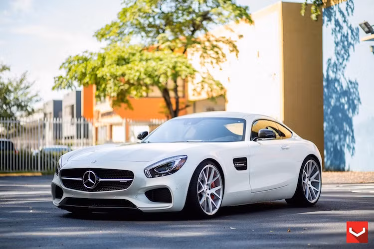 Toàn cảnh chiếc AMG GT S sau khi đã lắp mâm độ Vossen. 
