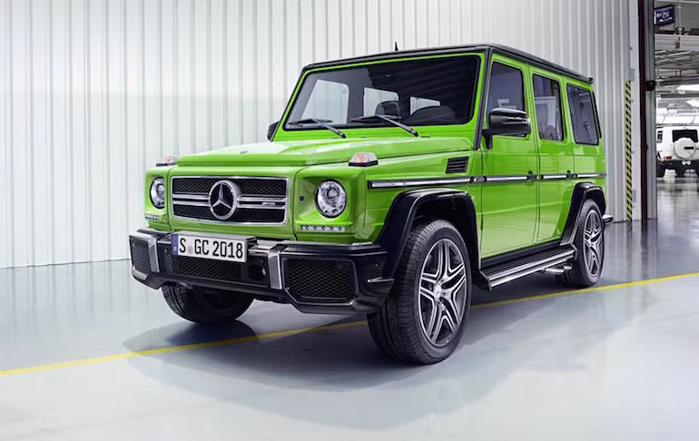 Ở bên ngoài, G-Class AMG EDITION 463 có bậc bước chân bằng thép không gỉ, mâm đúc 21 inch và một số cải tiến khác.