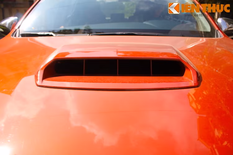 Phiên bản 3.0G AT được trang bị động cơ diesel 4 xi-lanh thẳng hàng 3.0l, với công suất tối đa 161 mã lực và mô-men xoắn cực đại 360 Nm. Do ít hơn cả về số xi-lanh và dung tích nên động cơ này của Hilux yếu hơn khá nhiều so với Ranger Wildtrak 3.2 (197 mã lực/470 Nm).