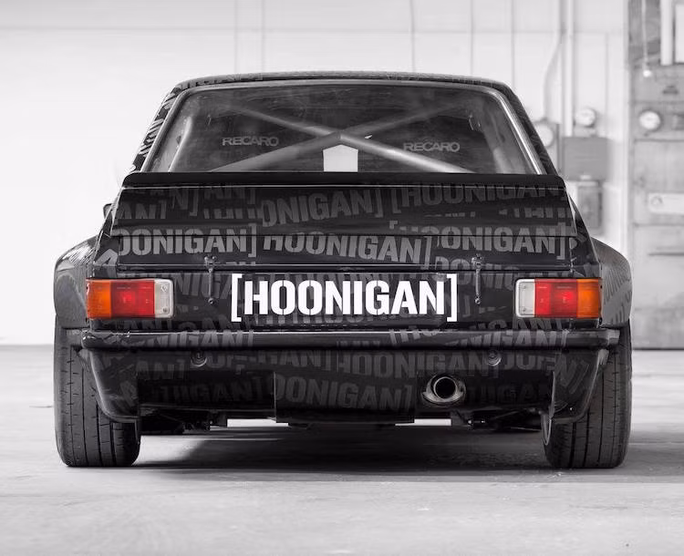 Ken Block chia sẻ rằng anh đã mua chiếc Escort này từ năm 2008 và nó mang một ý nghĩa đặc biệt khi là chiếc xe Ford rally đầu tiên của anh.