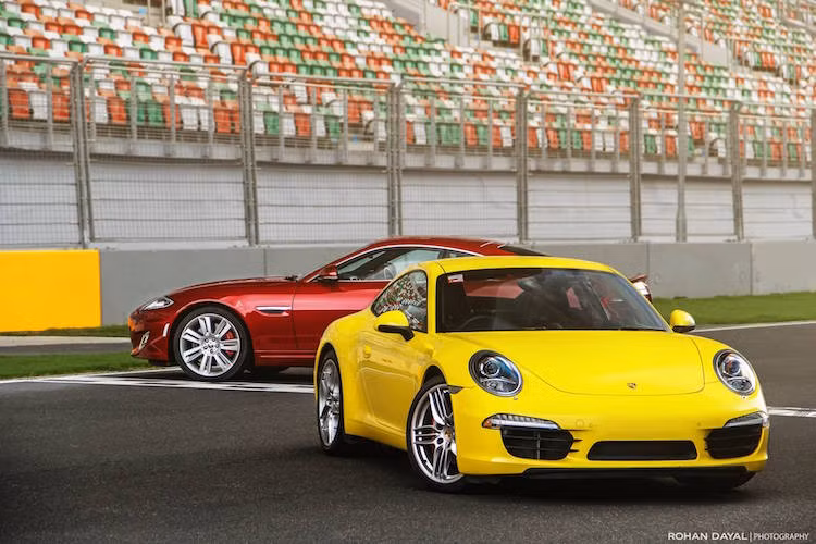 Địa điểm "offline" đầu tiên của CBC là một nhà máy cũ bỏ hoang của Daewoo đặt ở ngoại ô thành phố Delhi, với tổ hợp các đường thử và đường nội bộ rất giống với một đường đua thực thụ.