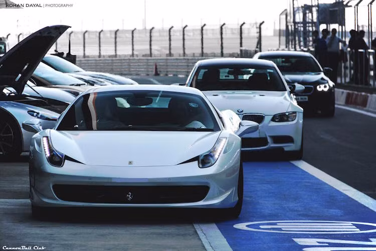 Theo ông Paritosh Gupta, kể từ khi thành lập chỉ với một chiếc BMW M5 và rủ những người bạn cùng tham gia vào mỗi cuối tuần. Kể từ đó nó ngày càng phát triển và quy tụ những chủ siêu xe trên khắp Ấn Độ.