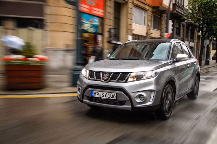 Tại thị trường châu Âu, Suzuki Vitara S dự kiến có giá tương đương 31.600 USD cho bản số sàn và 33.600 USD (khoảng hơn 600 triệu đồng) bản số tự động.
