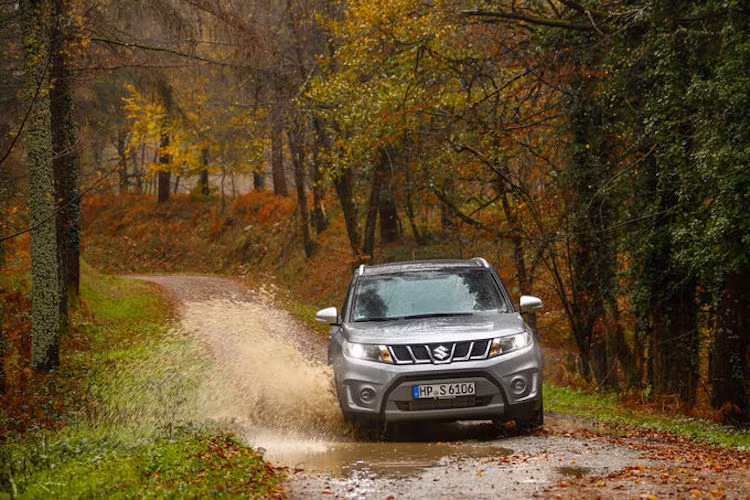 Theo Suzuki, Vitara S có thể tăng tốc 0-100 km/giờ trong vòng 10,2 giây trước khi đạt tốc độ tối đa 223 km/giờ.