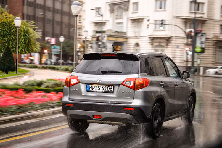 Độ an toàn của Vitara S cũng đã được Suzuki chú trọng khi cũng như các phiên bản Vitara khác, chiếc xe đã đạt số điểm tối đa 5 sao trong các bài kiểm tra va chạm của tổ chức đánh giá EuroNCAP châu Âu.