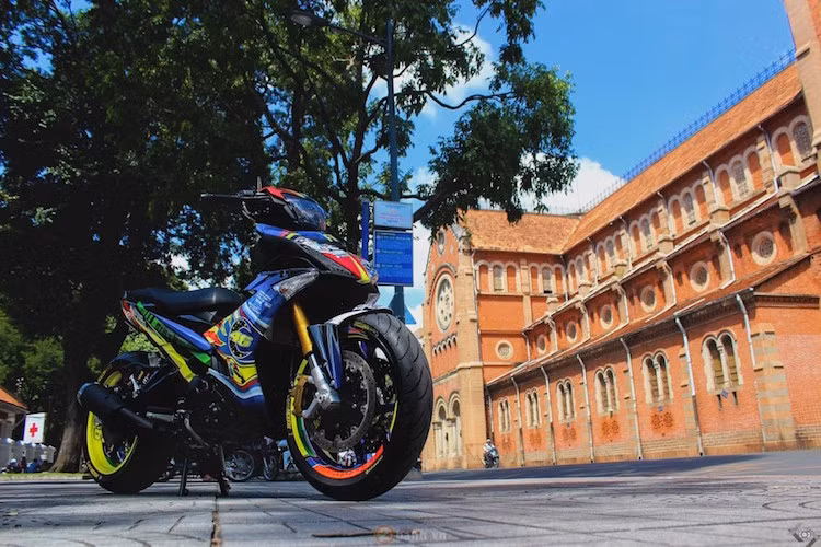 Trong thời gian sắp tới, chiếc Exciter 150 này sẽ còn được lên nhiều "đồ chơi" hơn nữa với cặp đĩa Braking, phuộc Ohlins, gác chân Rizoma...