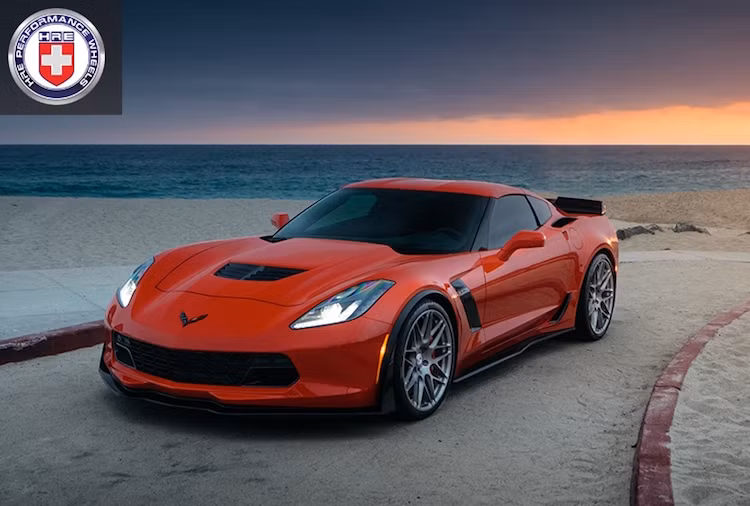 Là phiên bản hiệu năng cao của mẫu siêu xe cơ bắp Chevrolet Corvette C7 Stingray thế hệ mới nhất, Corvette Z06 sở hữu ngoại hình thể thao, cá tính hơn các phiên bản thường.