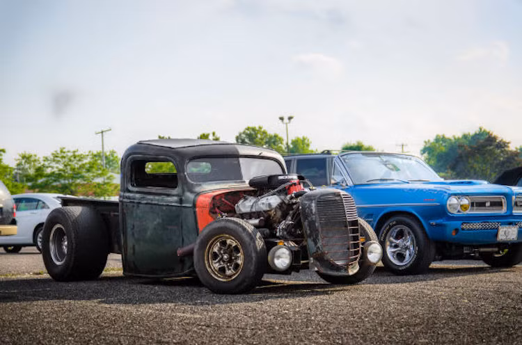 Đối với họ, ở bất kỳ thời điểm nào, chỉ cần đi dạo hay ngồi một góc trên đại lộ Woodward, họ vẫn có thể nhìn ngắm những chiếc xe hấp dẫn chạy qua.