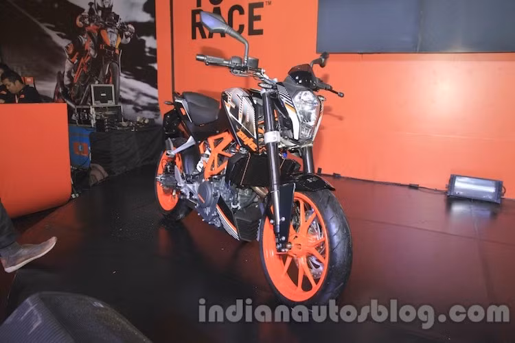 Tuy nhiên, phải tới nay 2 mẫu xe này mới được giới thiệu tại thị trường Đông Nam Á. Trong đó, Indonesia là nước thứ 2, sau Nhật bán Duke và RC 250.