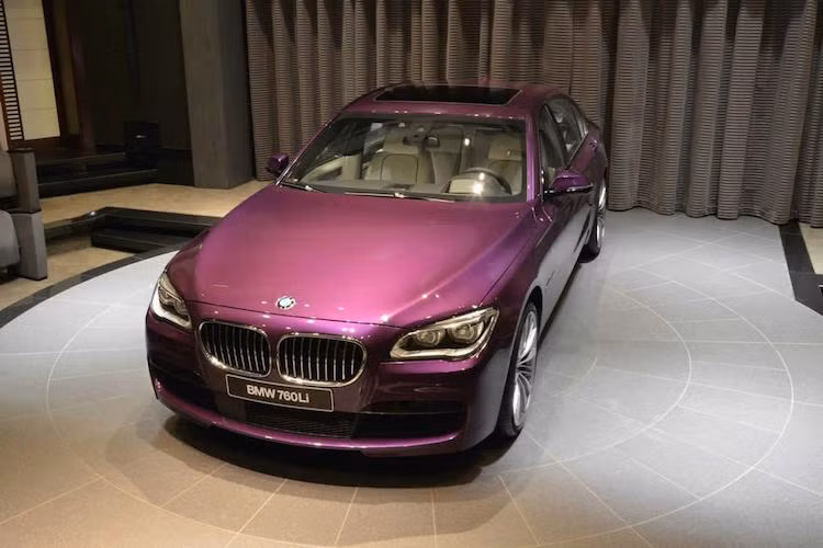 Giá bán của những chiếc BMW Individual thường không được tiết lộ, nhưng chắc chắn chiếc 750Li sẽ có giá đắt hơn nhiều so với những "người anh em" của nó.