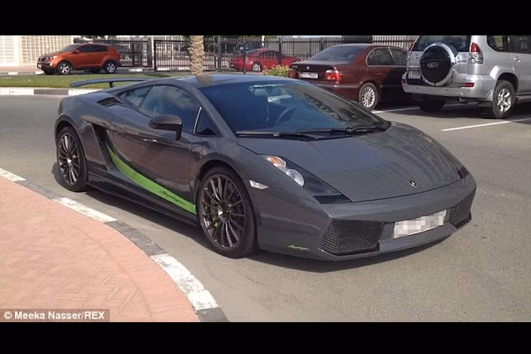 Sinh vien lai xe tien ty di hoc “chat cung” Dai hoc Dubai-Hinh-10