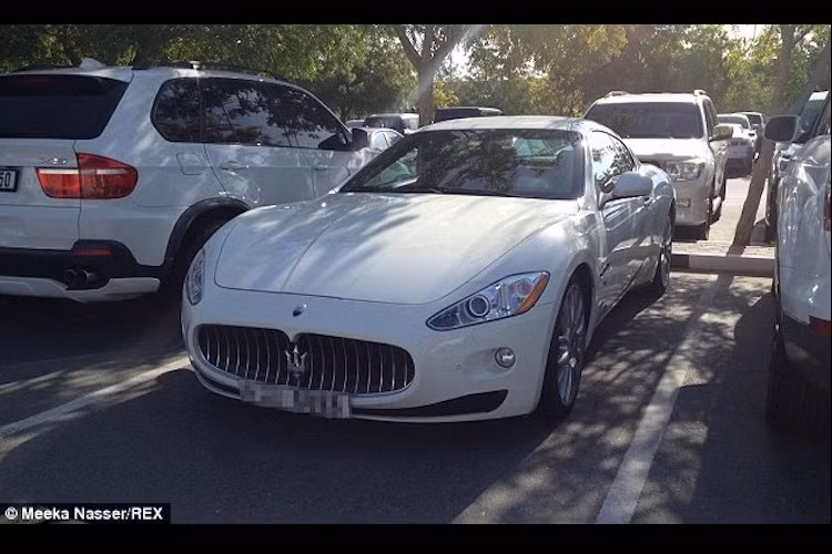 Sinh vien lai xe tien ty di hoc “chat cung” Dai hoc Dubai-Hinh-5