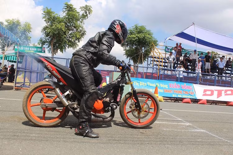 Đây là giải đua drag chuyên nghiệp thứ 2 được tổ chức tại Việt Nam, và là giải đầu tiên được tổ chức thành công, sau giải 400m Bình Dương bị huỷ vào năm ngoái.