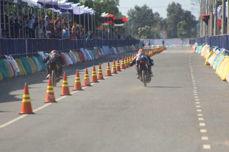 Kết quả chung cuộc giải đua Exciter 135cc: Hạng 1 - Trương Cảnh Vương CLB Leo Leo Racing Shop. Hạng 2 - Phạm Duy Tân CLB A Sáng Quận 10. Hạng 3 - Dương Minh Hiếu CLB Út Mèo Quận 4. Hạng 4 - Nguyễn Duy Huỳnh CLB Phú Nhỏ Q11.