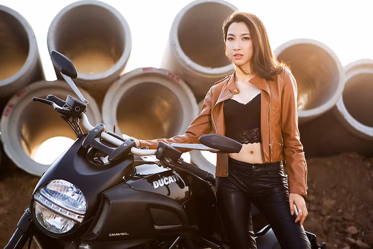 Ngoài ra, chiếc xe còn chiếm được cảm tình của những nữ biker hơn những dòng xe khác của Ducati