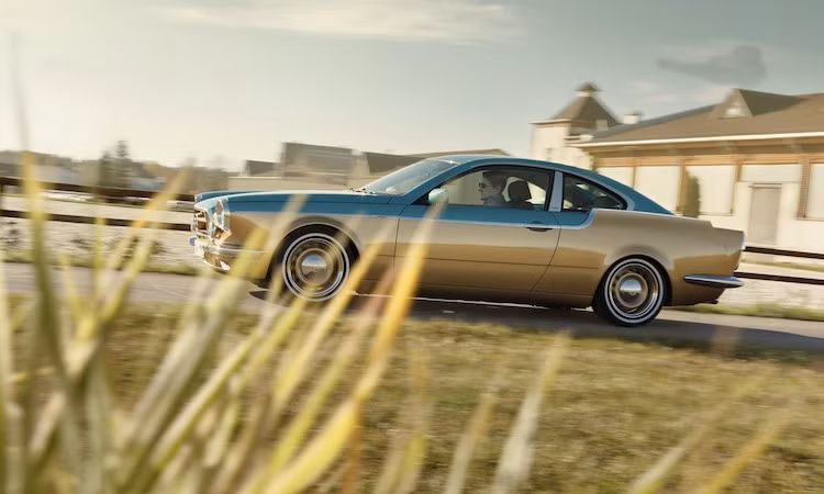 Tuy nhiên sau khi độ lại, chiếc xe chỉ còn giữ lại duy nhất vòm mui của 3 Series. Tất cả các chi tiết còn lại của thân xe đã được thay hoàn toàn, đem tới kiểu dáng tương tự một chiếc Volga nổi tiếng từ thời kỳ Liên Xô cũ.