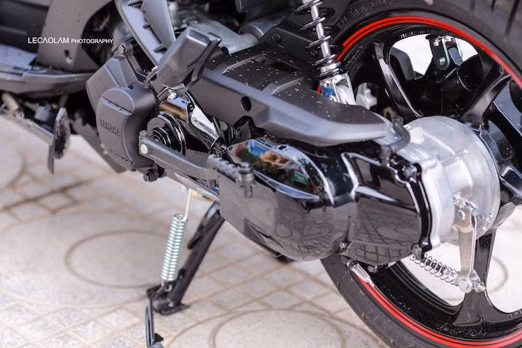 Tương tự như Air Blade, Yamaha Nouvo cũng được trang bị động cơ 125 cc xi-lanh đơn 4 kỳ SOHC làm mát bằng dung dịch, với hệ thống phun nhiên liệu điện tử YMJET-FI.