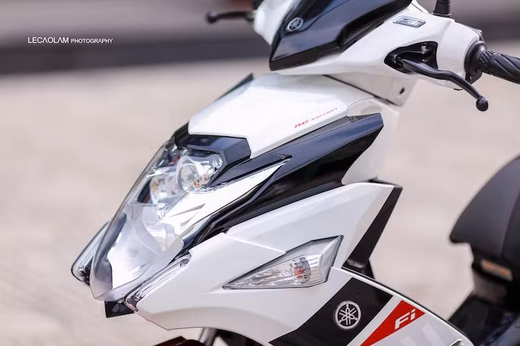 Trong khi đó, thiết kế của Nouvo cũng đầy chất hiện đại, được cấu thành từ các đường nét sắc cạnh và rất mạnh mẽ.