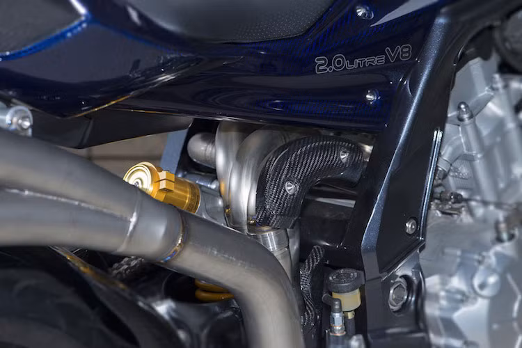 Điểm đặc biệt của PGM V8 đó là chiếc xe được trang bị máy V8 2 lít, với 5 van cho mỗi xi-lanh.