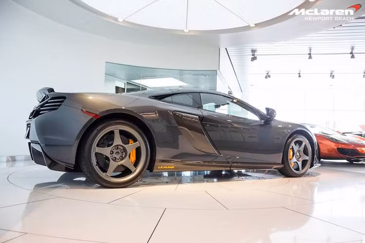 So với 650S thường, 650S được cải tiến triệt để về mặt thiết kế khí động học, lấy cảm hứng từ chiếc xe đua F1 GTR năm xưa.