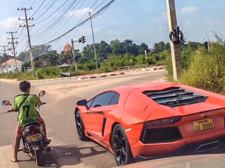 "Siêu bò" Lamborghini Aventador biển tứ quý 9.