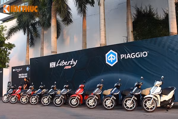 Xe may dang “e chong cho