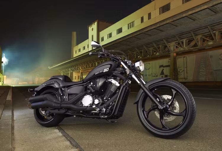 Mặc dù vậy, với trọng lượng lên tới 293 kg, XVS 1300 Custom vẫn là một chiếc xe phù hợp với những cung đường trường hơn.