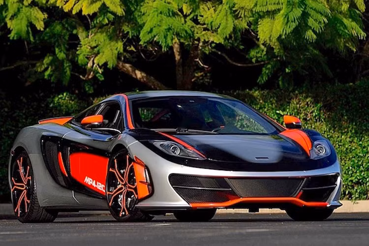 McLaren MP4-12C HS (High Sport) là một phiên bản đặc biệt của chiếc siêu xe MP4-12C do bộ phận đặc biệt Special Operations của McLaren phát triển, với số lượng sản xuất chỉ 10 chiếc trên toàn Thế giới.