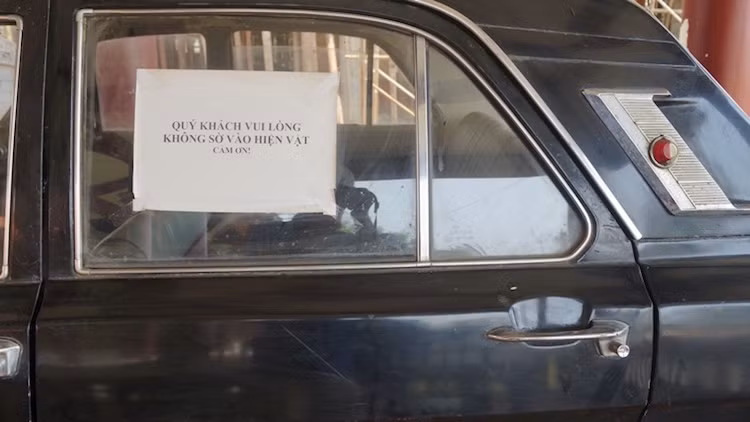 Vào tháng 12/2009, chiếc Volga đã được bàn giao cho tỉnh Quảng Ngãi, và hiện chiếc xe đang trưng bày tại Khu lưu niệm Thủ tướng Phạm Văn Đồng trên quê hương của Người - xã Đức Tân, huyện Mộ Đức.