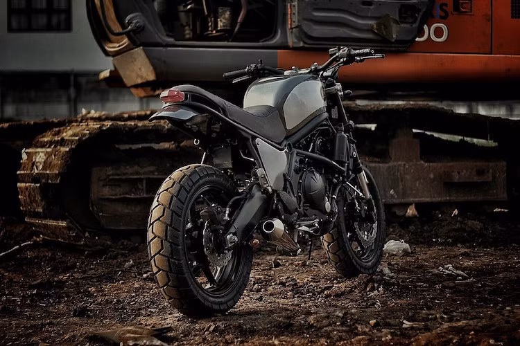 Ngoài ra theo Donny, Versys rất dễ lái, chính vì vậy chiếc xe là sự lựa chọn hoàn hảo cho dự án độ scrambler của anh.