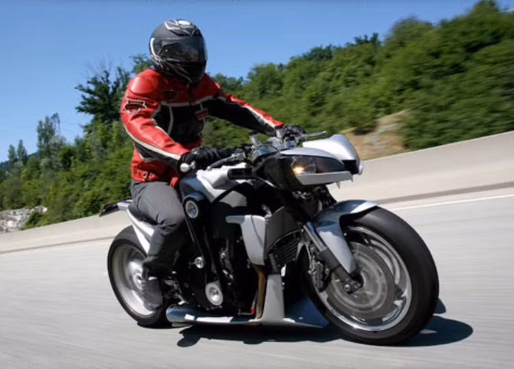 Anh cũng không có ý định bán nó cho bất kỳ ai. Thay vào đó, chiếc xe này liên tục được đem tới các lễ hội xe độ để quảng cáo cho hãng.