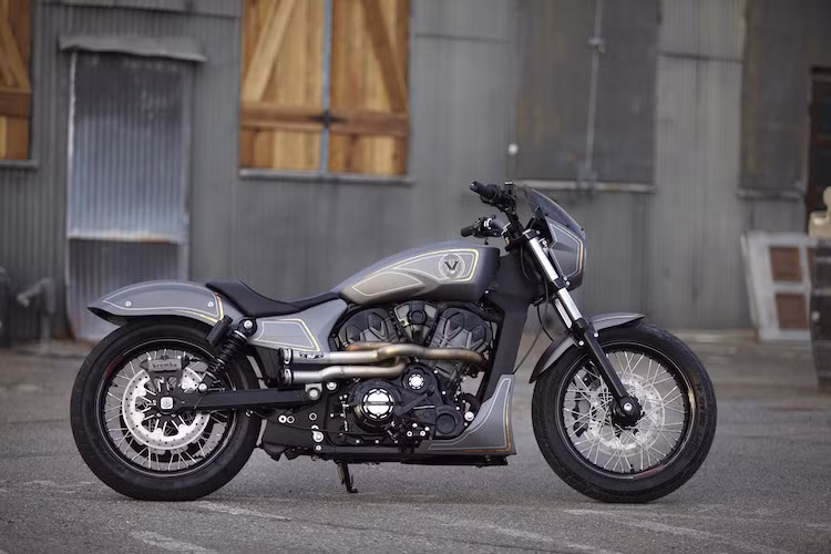 Tuy nhiên với những đường nét góc cạnh hơn, Combustion mang âm hưởng của phong cách châu Âu, thay vì những đường cong và bề mặt "cơ bắp" vốn đã trở thành "đặc sản" của cruiser Mỹ.