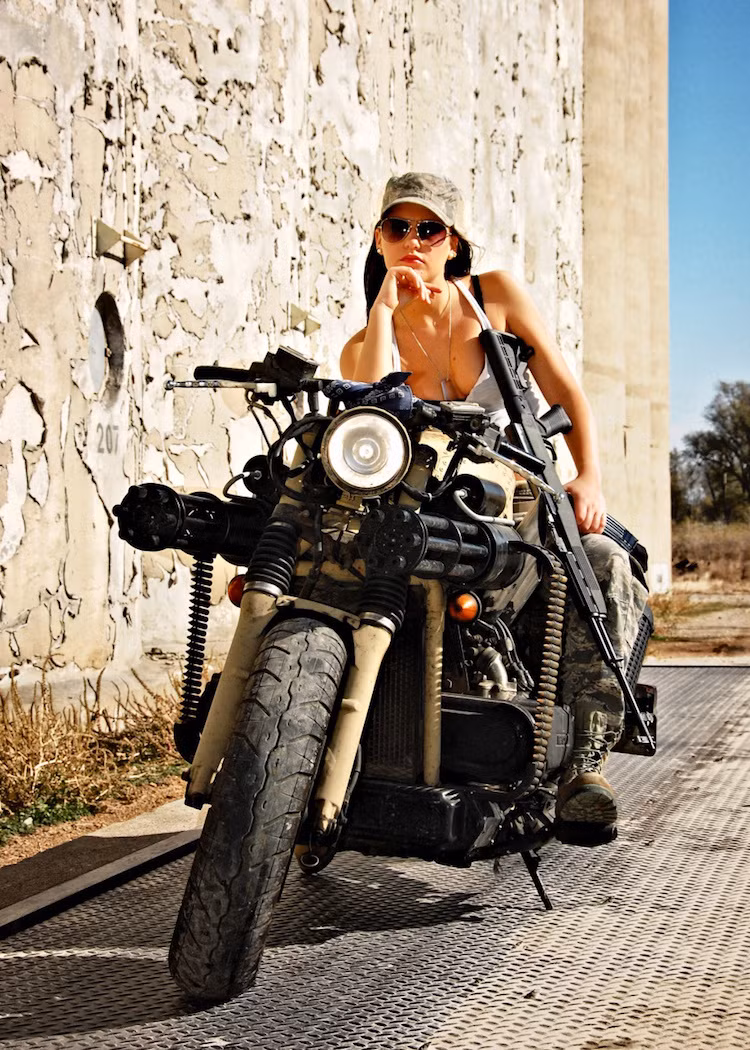 Vành và lốp được tận dụng từ Goldwing nguyên bản.