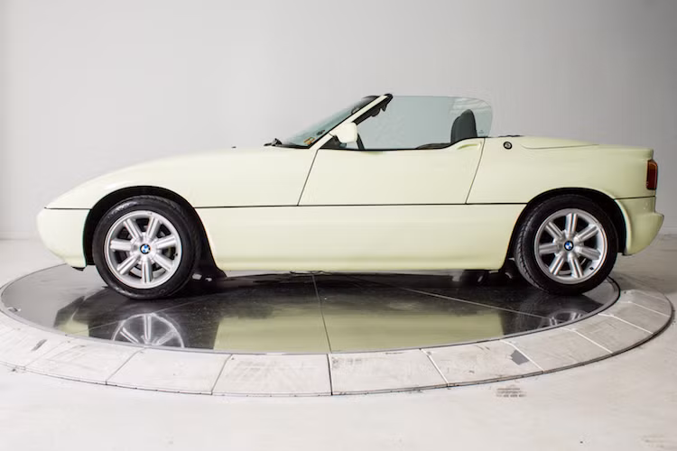 Chỉ có duy nhất 8000 chiếc Z1 được sản xuất trên toàn Thế giới trong thời gian từ tháng 3/1989 tới tháng 6/1991.