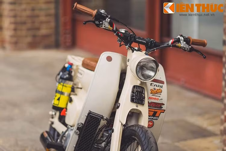 Cuộc chơi công suất của Pip với Enid chính thức bắt đầu từ tháng 10/2014, khi anh đã "chịu chi" đặt hẳn một động cơ mới cho chiếc xe từ Nhật.