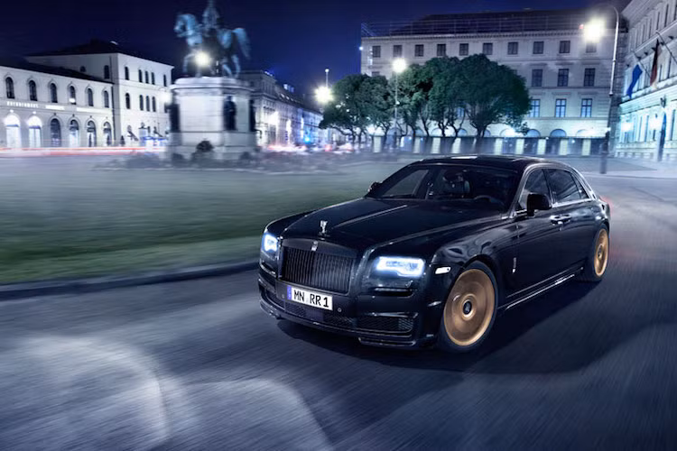 Với công suất lớn hơn, chiếc sedan siêu sang chỉ mất 4,5 giây để có thể đạt tốc độ 100 km/h từ khi đứng yên.