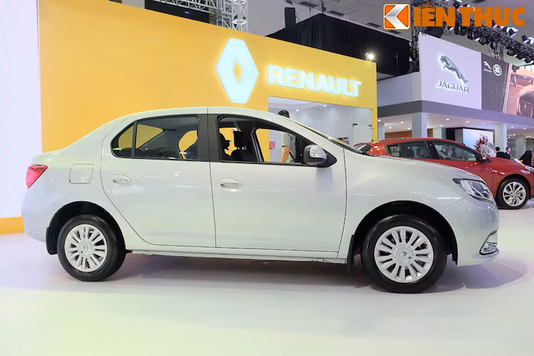 Ở hai bên thân xe của Logan được thiết kế giản dị và không có điểm nhấn đặc biệt nào. Có thể nói rằng Logan là một chiếc xe để dùng hàng ngày, không phải để "trưng" với kiểu dáng giản dị này.