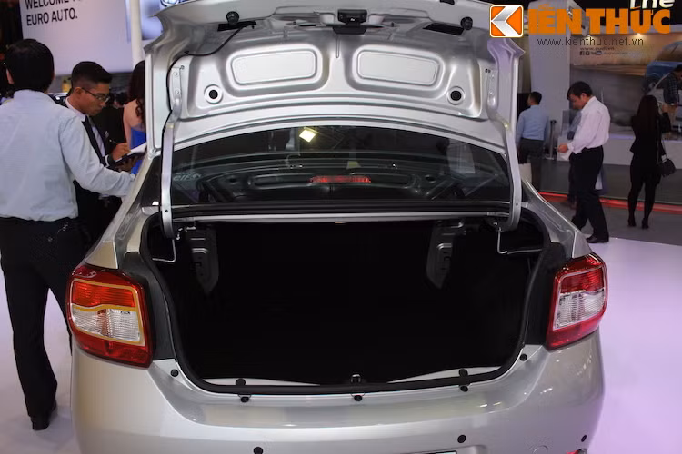 Thể tích khoang hành lý rộng rãi lên tới 510 lít, và có thể tăng lên thành 1257 lít nếu gập hàng ghế sau lại.
