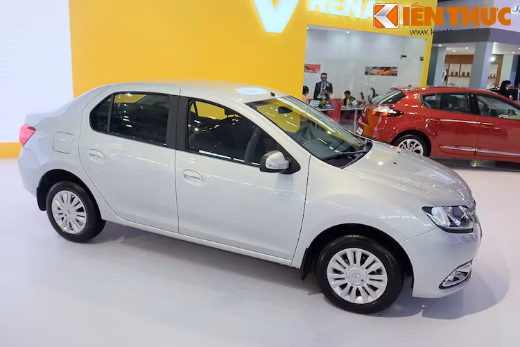 Với dung tích bình xăng 50 lít, động cơ này giúp chiếc xe đạt mức tiêu thụ nhiên liệu trung bình trên đường cao tốc/trong phố/hỗn hợp lần lượt đạt 6,4; 11,4 và 8,4l/100 km.