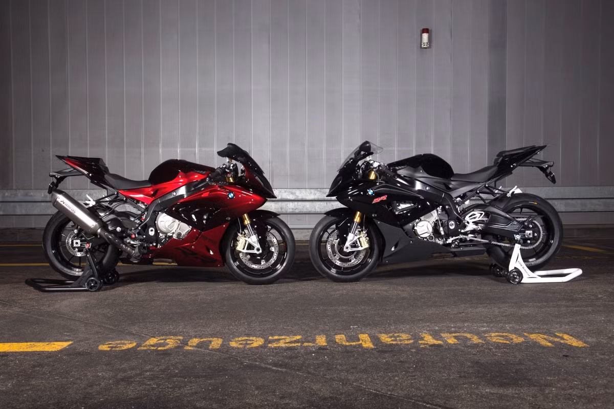 Chiếc S1000RR đặc biệt này hiện đang được BMW trưng bày tại các sự kiện khác nhau liên quan tới bộ phim Mission Impossible Rogue Nation, và sẽ không được bán ra ngoài.