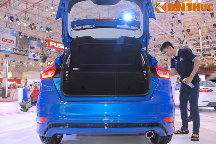 Ngoài ra, Ford VN còn cho biết rằng Focus mới sẽ có thể tích khoang hành lý rộng hơn thế hệ cũ. Tuy nhiên hãng không công bố chính xác con số chênh lệch là bao nhiêu.