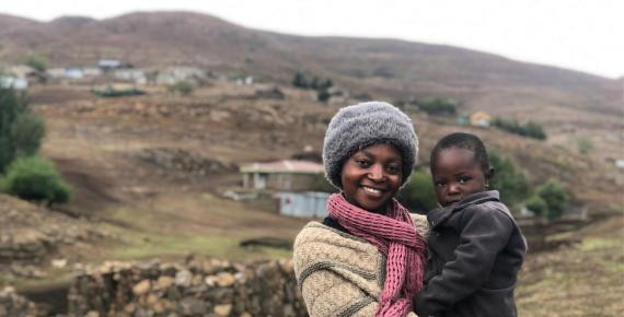 Hiện nay, Lesotho phải đương đầu với tỷ lệ người nhiễm HIV cao. Dân số quốc gia này được dự báo giảm trong nhiều năm tới nếu số người nhiễm HIV tiếp tục gia tăng.