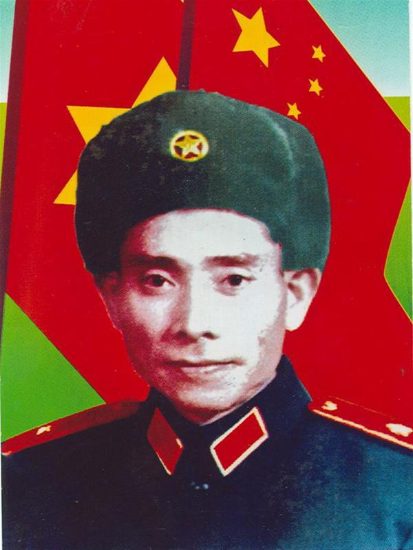 Chính phủ Trung Quốc đã phong cho ông quân hàm Thiếu tướng, người nước ngoài duy nhất được phong hàm tướng của Trung Quốc.