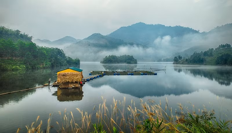 Vườn Quốc gia Xuân Sơn là một kho tàng thiên nhiên vô cùng quý giá, với vẻ đẹp hiếm có và hệ động, thực vật phong phú luôn được bảo vệ nghiêm ngặt nhờ sự vào cuộc của đồng bào Dao, Mường và các dân tộc khác sống trong khu vực vùng lõi, vùng đệm.